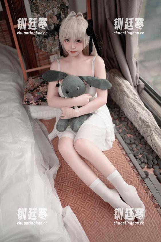 Bangni邦尼 看!Bangni邦尼的一根吊带在图集中摇曳生姿,精选就这样飘散开来!