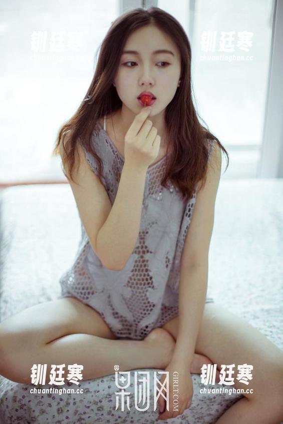 GIRLT果团网-王语纯 GIRLT果团网 - 合集中每一张王语纯黑白都像在考验我的审美,哈哈。
