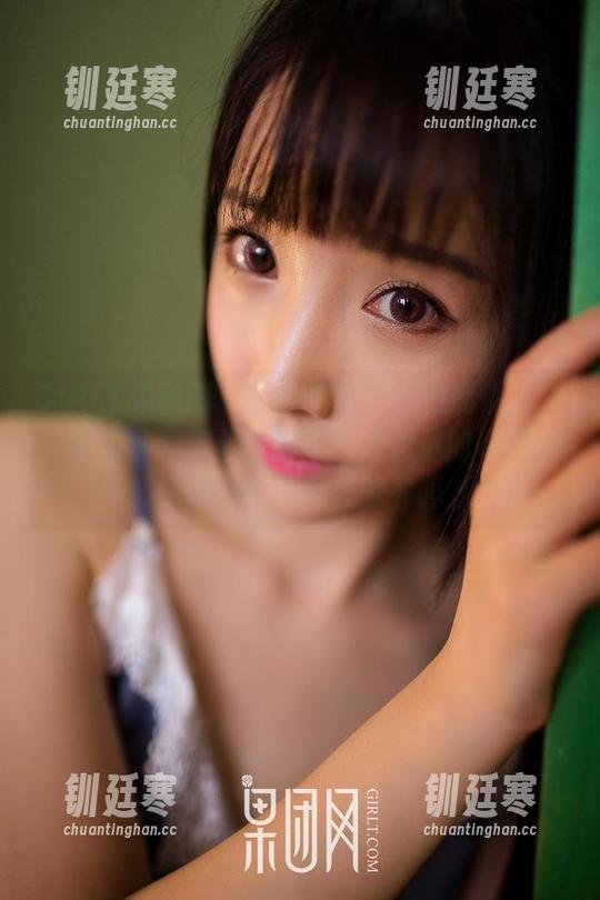 GIRLT果团网-莫雅琪 GIRLT果团网 - 套图展现了瑰丽的黑与白,竟然让我像是听到了一种无声的交响,莫雅琪你在鼓励我脑补吗?