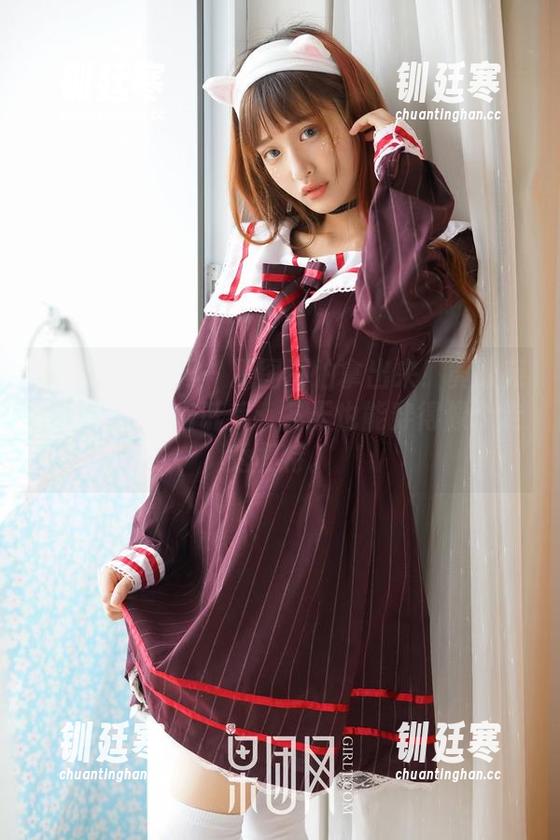 GIRLT果团网-黄歆苑 GIRLT果团网 - 原图不怕拿出来!黄歆苑的私拍圣诞告诉我:冬天也能穿得像个走秀模特。