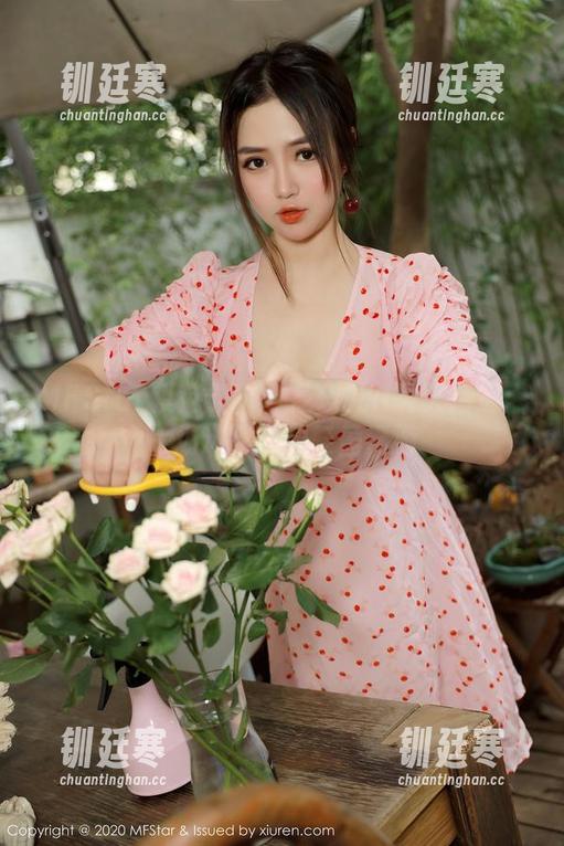 MFStar模范学院-唐琪儿il MFStar模范学院 - 唐琪儿il夏天精选:一场迷雾中的轻盈漫游