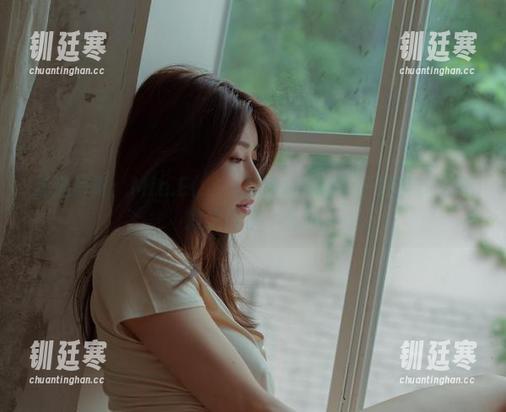 精选写真：Min.E(민이)和她的棉袜——拯救你和寒冷之间的一切！