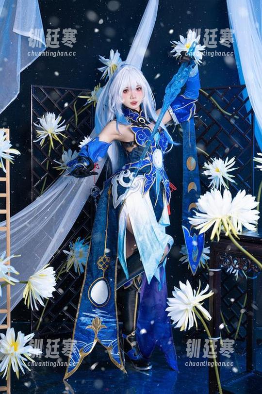 PoppaChan 神奇的合集:PoppaChan将雷电将军的警官服穿得真帅,简直不能直视!