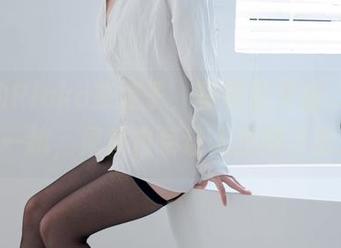 白色的Rioko凉凉子，写真集更新_feed_大一统，果然白色让人想到了春天？