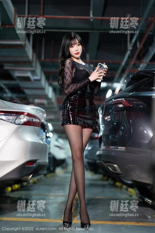 Xiuren秀人网-Carol周妍希 Xiuren秀人网 - 原图在这里,你不信?看Carol周妍希轻柔得像云朵,快来被她的温柔劈晕!