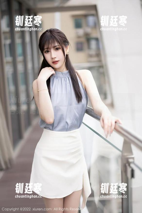 Xiuren秀人网 - 看Laura苏雨彤穿棉袜合集：哈哈，她的袜子比我的品味还好！