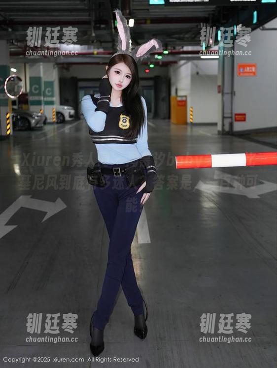 Xiuren秀人网 - 周慕汐baby美图：比基尼风到底有多迷人？答案是，一百种可能！