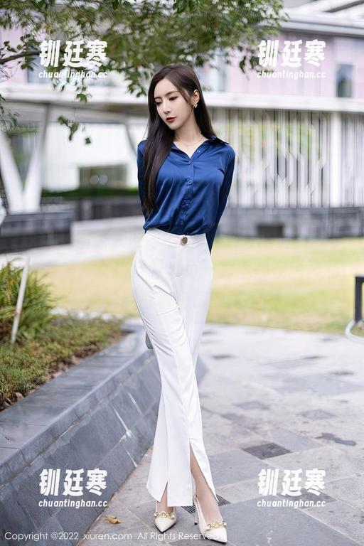 Xiuren秀人网-周慕汐fairy Xiuren秀人网 - 在周慕汐fairy的定制作品里,女孩好像从每一角落都在轻声私语,飘散着窃窃的暗示。