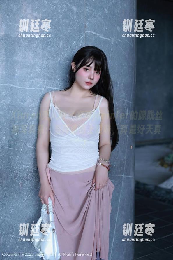 Xiuren秀人网-文芮jeninfer Xiuren秀人网 - 文芮jeninfer的朦胧丝袜写真集:当高清遇上暧昧,真是好天真!