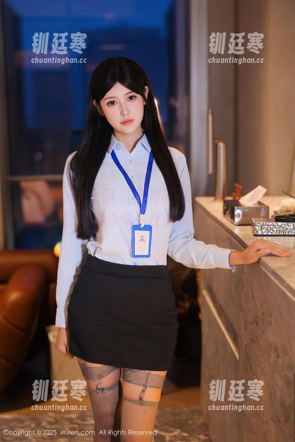 Xiuren秀人网-欧阳若依 Xiuren秀人网 - 定制写真与豹纹的奇幻邂逅,欧阳若依似乎在召唤属于她的狂野!