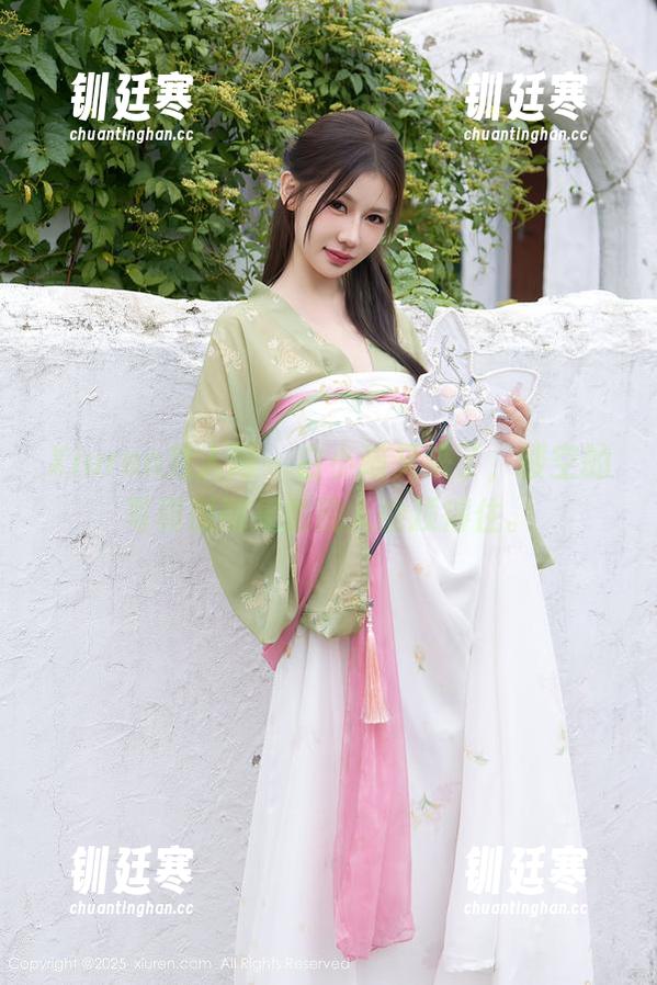 Xiuren秀人网-白小喵 Xiuren秀人网 - 白小喵又来了,镂空的写真原图果然没人能顶得住。