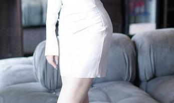 Xiuren秀人网 - 看！黄可Christine套图！让我重新思考一下989879次的制服魅力。