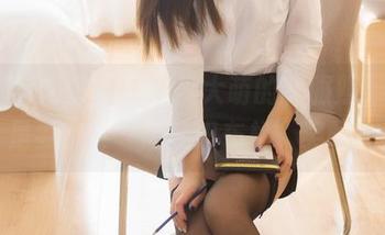 YouMi尤蜜荟 - 看周大萌的制服照，丫这是要拿下“最美织布机”奖吗？