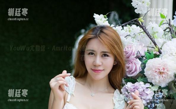 YouWu尤物馆-Amrita贞贞 YouWu尤物馆 - Amrita贞贞的秘书人生:原图里的椅子和咖啡都在低语