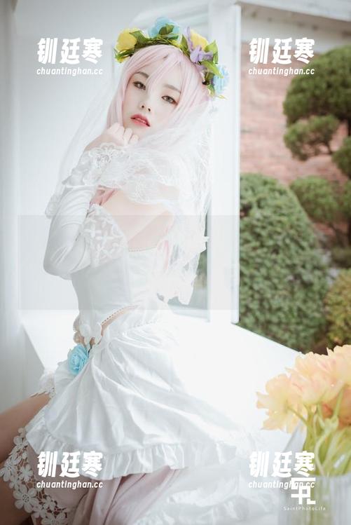 蜻蜓点水般的蕾丝，Yuna(윤아)的合集下载俨然成了追逐的对象，来吧，速战速决！