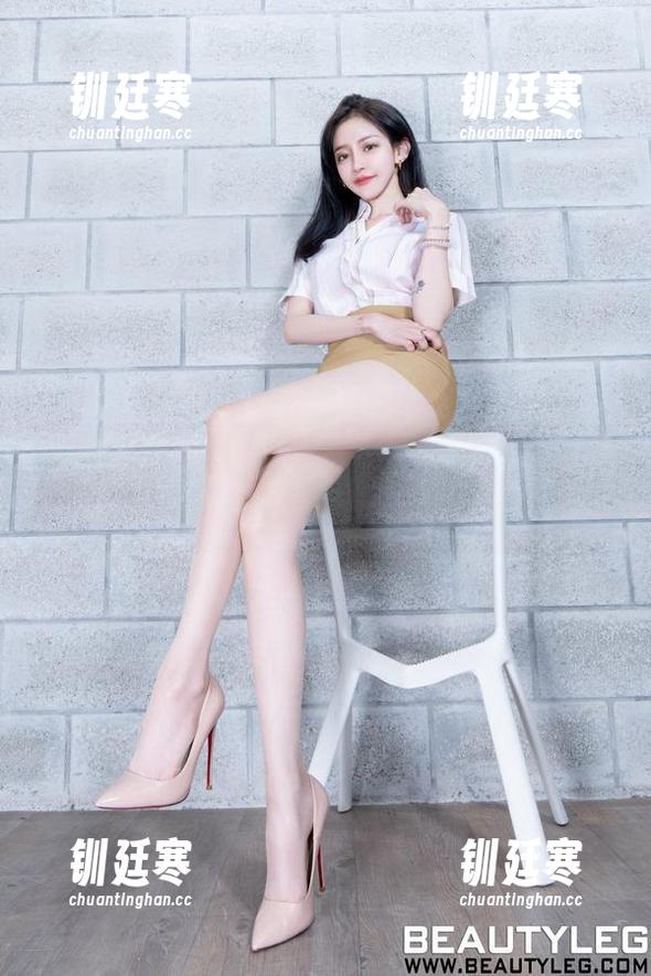 beautyleg-PinQ beautyleg - 变换马尾样式不停歇,PinQ的双马尾精选写真,把我乐坏了!