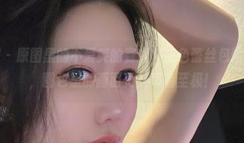 微密圈 - 原图里的不爱笑的赛琳，蓝色蕾丝包臀裙加持，图包里的画面更是吸睛至极！