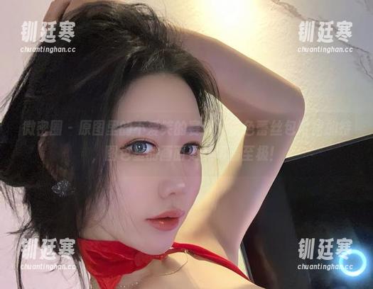 微密圈 - 原图里的不爱笑的赛琳，蓝色蕾丝包臀裙加持，图包里的画面更是吸睛至极！