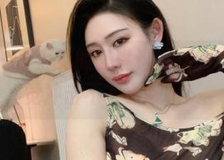 微密圈 - 不爱笑的赛琳这波福利，图片视觉冲击不容小觑哦！