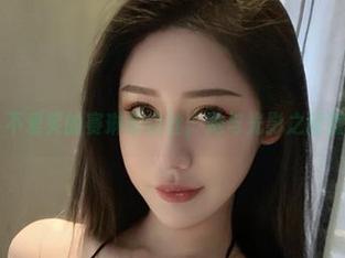 微密圈 - 不爱笑的赛琳的白丝：她与光影之间微妙的对话