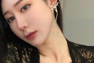 微密圈 - 无圣光，不爱笑的赛琳的花嫁照上演疯狂的反转剧，美图比电视剧还精彩。