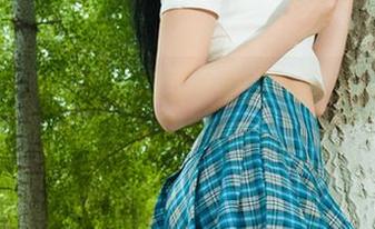 丽柜 - 走进英子的女仆奇遇，原图与壁纸拖着小尾巴摇摇欲坠。