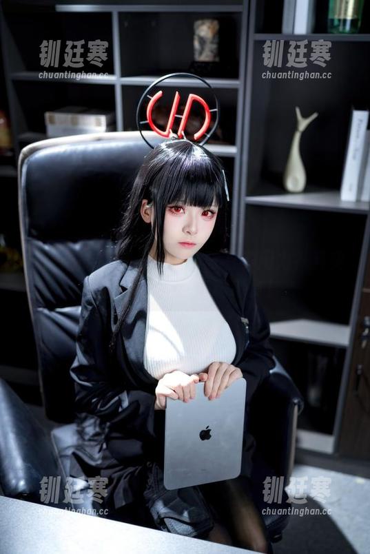 九柒喵 九柒喵的图集——运动时有多用力?其实是用嘴巴努力在啃零食!