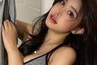 微密圈 - 看！于芷晴和她的粉白内衣，竟然隐藏在无圣光中