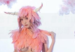 突然冒出个云溪溪奶桃，原来花嫁是用资源和美图捏出来的幻影啊。