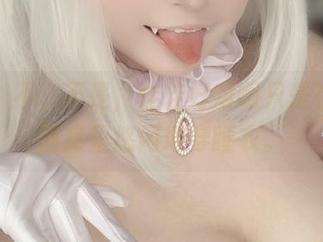 撩人？不，不是，佳佳好难啊只是在最新图库里悠闲地穿睡衣。