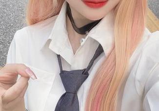你见过这么时尚的校服吗？大肉丸Amiee的图片分享带你走出框框！
