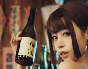 写真里，奈汐酱Nice的双马尾转来转去，我的目光追得可辛苦了。