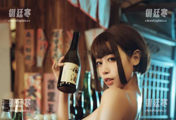 奈汐酱Nice 写真里,奈汐酱Nice的双马尾转来转去,我的目光追得可辛苦了。