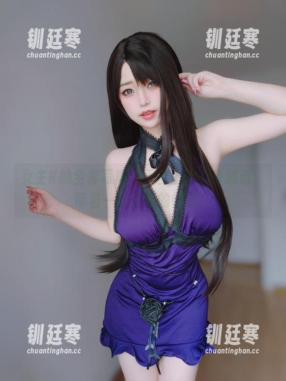 女主K 女主K的全套写真,天台上的意外邂逅,带着一丝随意的慵懒。