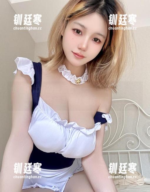 小仓千代w的最新合集——柴郡泳装，是该尝试为她打电话了吧