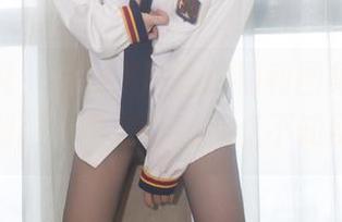 不得不说，小女巫露娜的福利图集里的大韩航空制服，愣是让我有点不知所措了。
