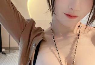 微密圈 - 小玉吃果冻在护士岗位上，高清合集，看来药剂是拍摄时的“魔法药水”呀！