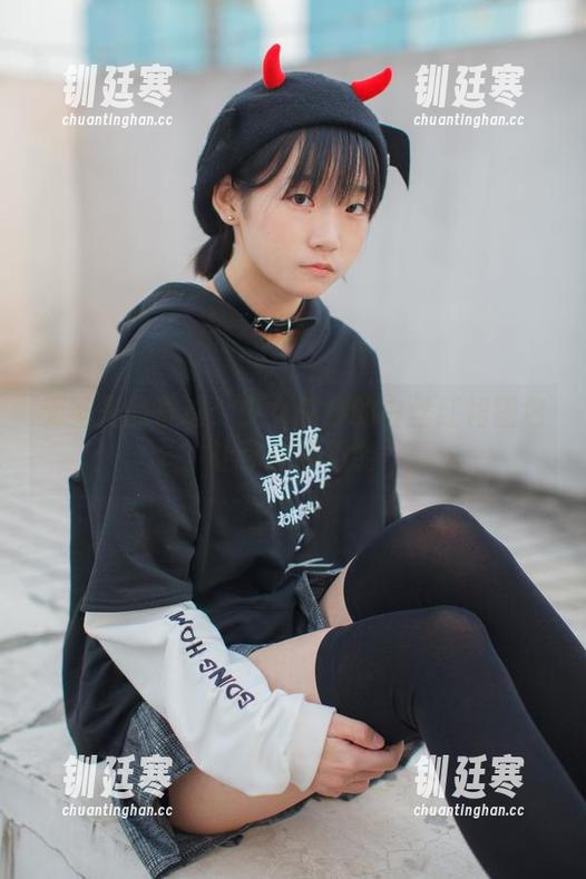 无圣光的奇迹：少女秩序的白丝红裙图包，让你欲罢不能！