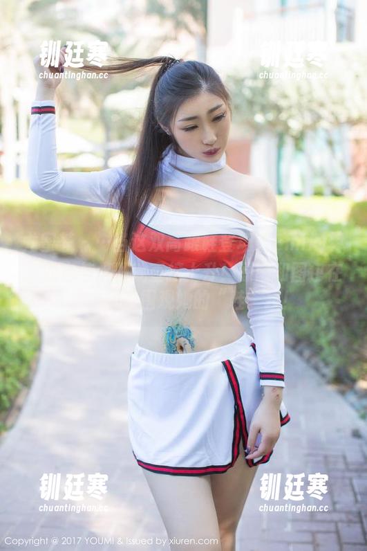 尤蜜荟-Emily尹菲 尤蜜荟 - …当这双高跟鞋登场,Emily尹菲的自信指数就直接上升!原图和图包在这,快来围观她的“鞋”技!