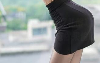 尤蜜荟 - 小茶茶tea闪耀礼服写真：网盘开启隐形权限，邀你来偷瞧！