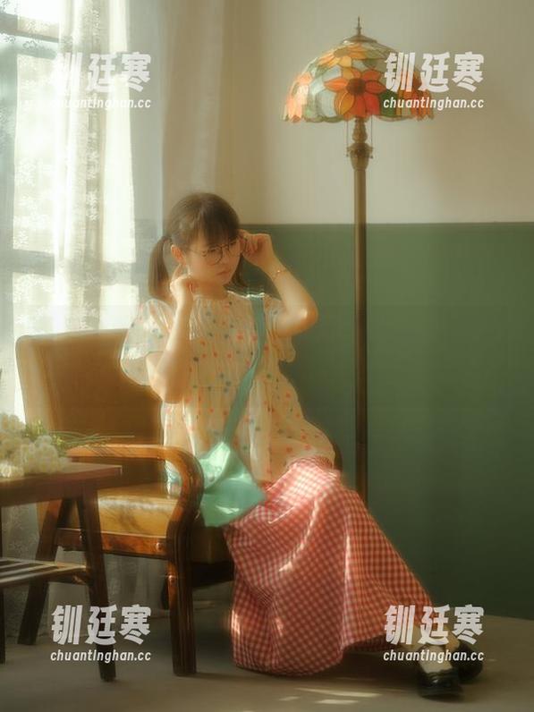 幼水铃衣 好奇宝宝必看:幼水铃衣的网盘里,初音未来和兔子洞的奇幻午后!
