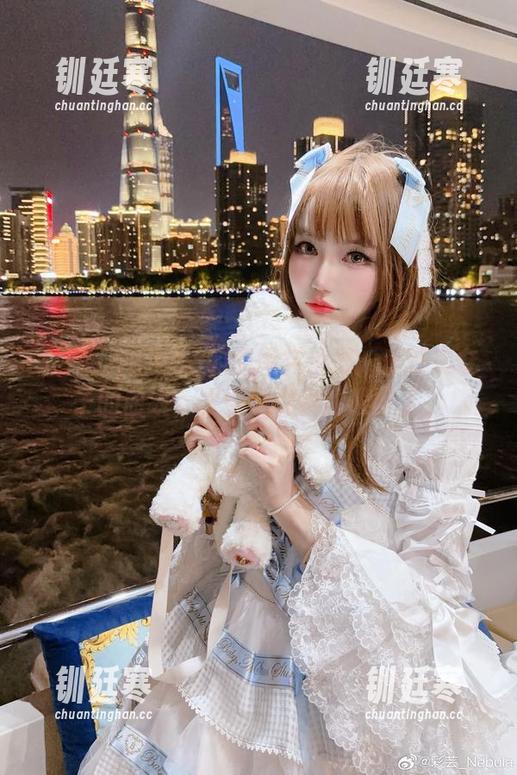 彩芸_Nebula 彩芸_Nebula的原图党追击:爱野美奈子的曲线,太会勾引我的眼睛了。