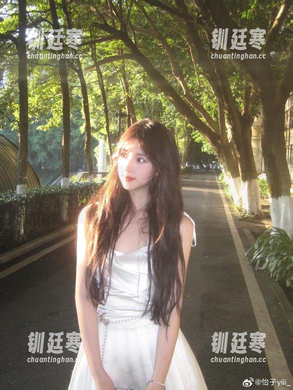 怡子yiii 还是镇定下来看怡子yiii,泳池和图包的组合,至于资源的事情,咱慢慢再说。
