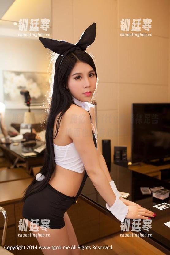 推女神-施忆佳Kitty酱 推女神 - 作品:施忆佳Kitty酱用裸足告诉你,地面也能有故事!