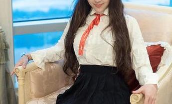 推女郎 - 更新提醒：Rita的泳装写真集上线，水面上的微波都在偷偷打量她！