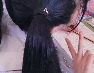摇摇乐yoyo的学姐全集，下载后我忍不住翻看啊