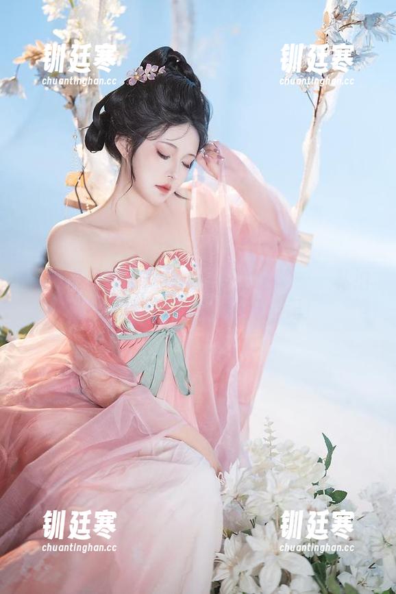 星澜是澜澜叫澜妹呀 星澜是澜澜叫澜妹呀的镂空冒险——私拍里穿越的风景!套图奇遇记!