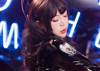 杏子夫人旗袍写真：让你的电脑壁纸都害羞的完美选择