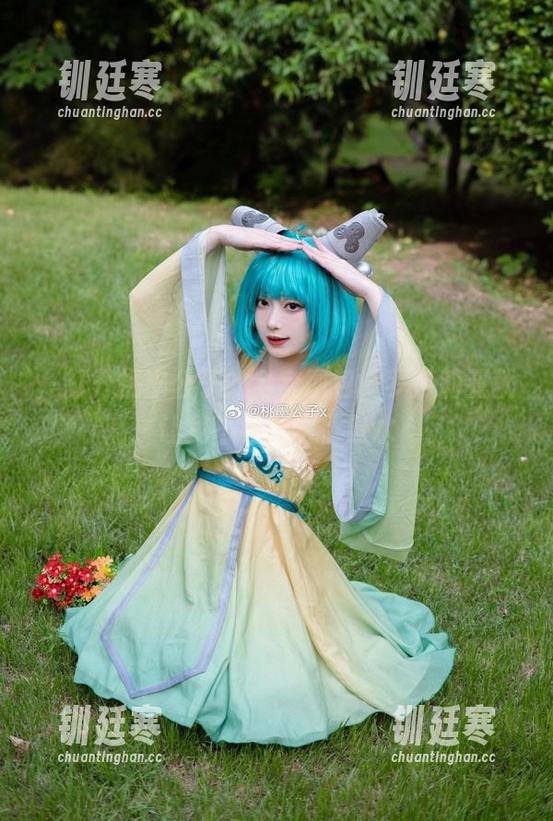 桃墨公子 一打开桃墨公子的全套图包,罗莎莉亚就让我不自觉咽了口水