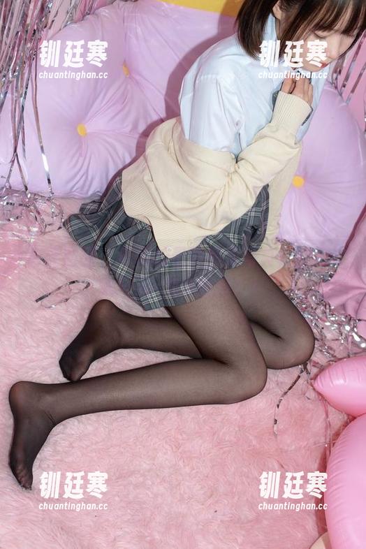 森萝财团 - 吸吸的最新高清写真，旗袍+双马尾=怎样的糖？！